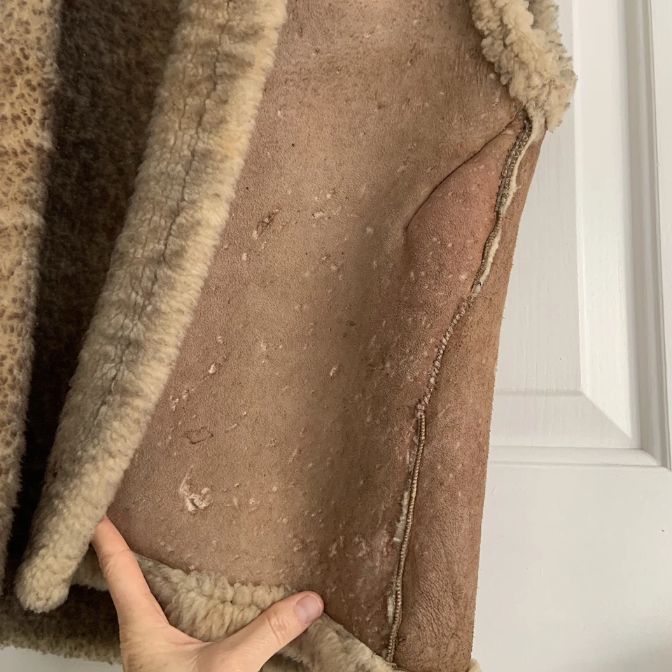 VTG Real Sheepskin Shearling Open Vest Brown distressed w thick wool men sz L? - Image 4 of 4