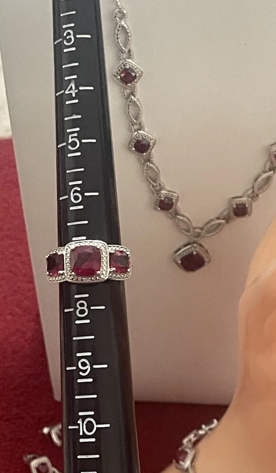 Conjunto de collar de diamantes blancos rubí de laboratorio rodio sobre latón Foto 3 de 4