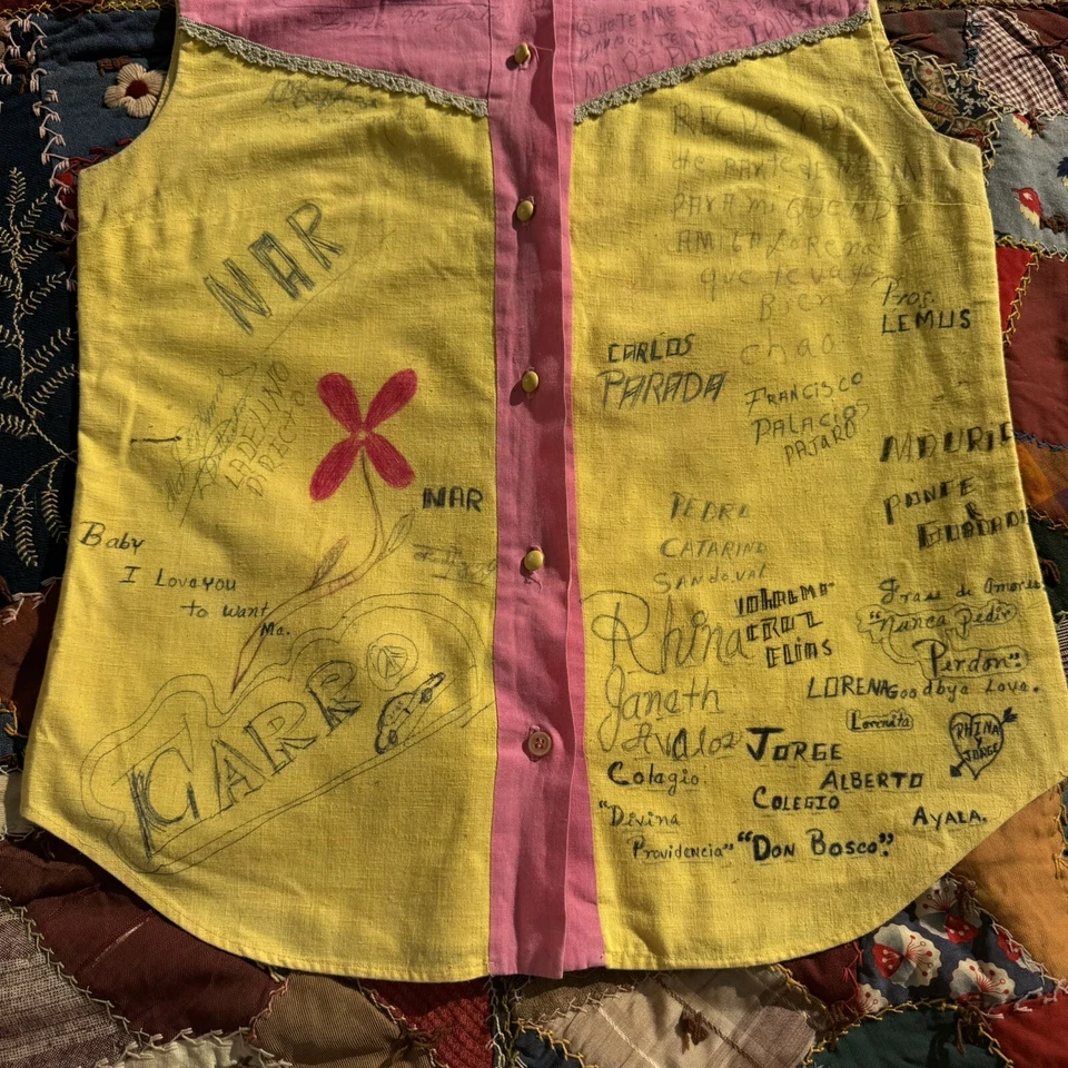 Vintage 1950s Autograph Shirt Yellow & Pink With Handwriting & Drawings Folk Art - Image 4 of 4