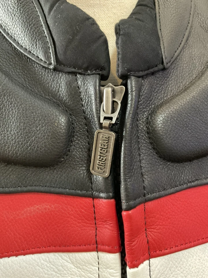 [FIRSTGEAR Armored Motorcycle Jacket] Men's Size 42 Red and Black - Leather - Image 3 of 4