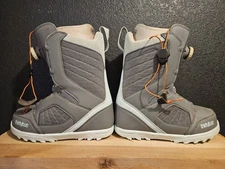 Thirty Two WOMENS SNOWBOARD BOOTS SZ. 8.5