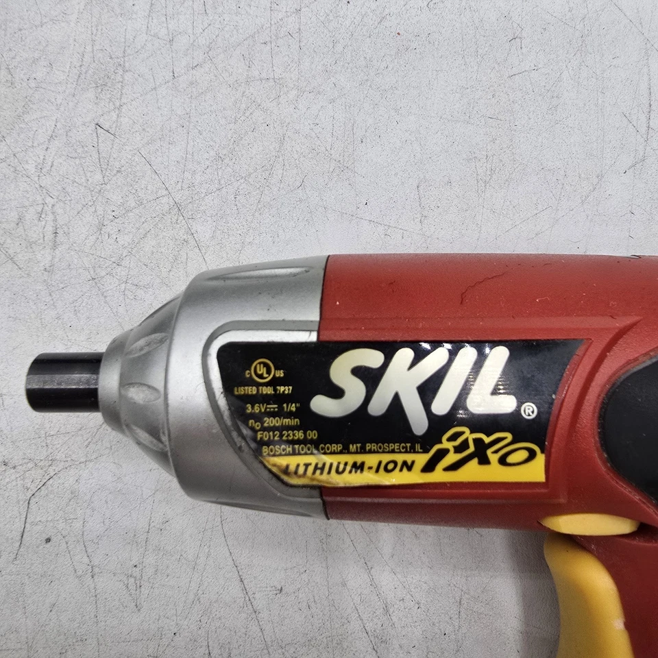 SKIL iXo Lithium ion Power Palm Screwdriver 1/4” Driver Reversible TESTED - Image 2 of 4