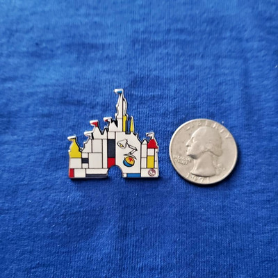 DLR  Pixar Place Hotel - Chaser Castles Set Hidden Mickey Disney PIN 2026 WAVE A
