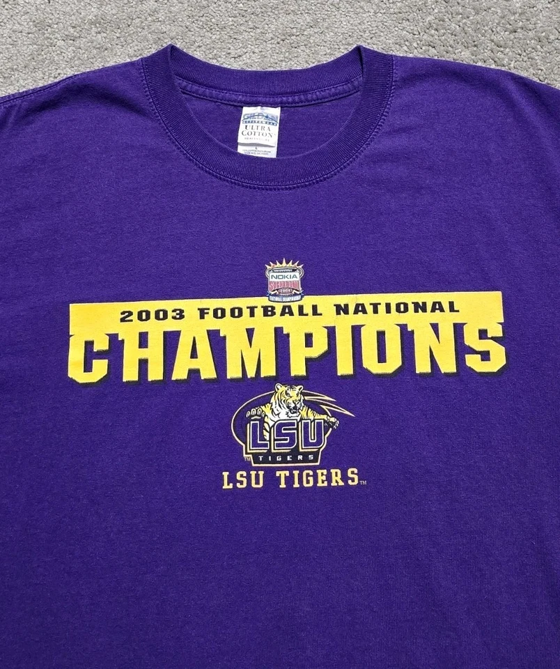 Camiseta De Colección LSU Fútbol 2003 Campeones Nacionales Púrpura Para Hombre L Doble Cara Foto 3 de 4