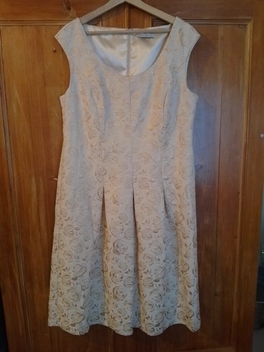 Gina Bacconi- Stunning Dress Suit-Wedding,Mother Of The Bride- Size 16 - Picture 7 of 20