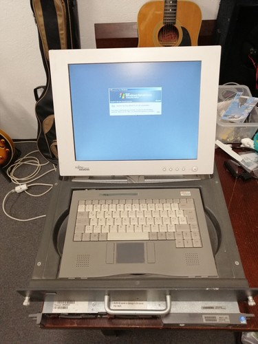 HP Proliant DL360 Gen3 und Rackmonitor mit Tastatur - Bild 2 von 12