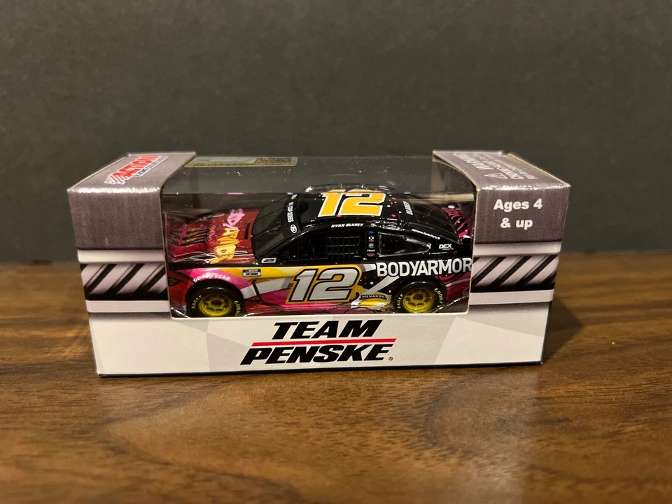 Ryan Blaney 2020 #12 BodyArmor Strawberry Banana Mustang 1/64 Copa NASCAR Foto 3 de 3