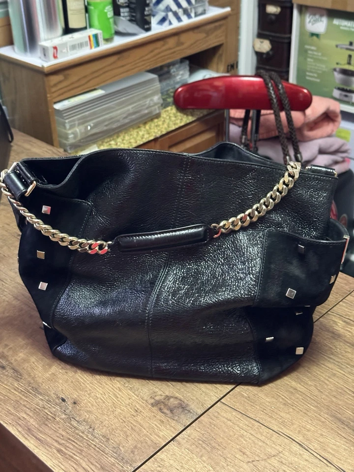 Jimmy Choo Anna черный гофрированный лакированная кожа с заклепками замши Hobo наплечная сумка б/у в отличном состоянии - Изображение 3 из 4