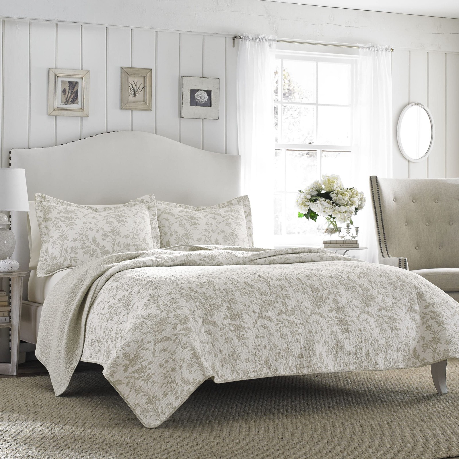 Elegant Cotton Quilt And Shams