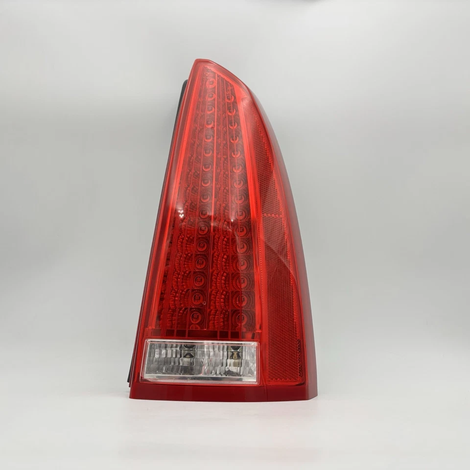 06–11 Cadillac DTS Right Passenger Side RH Tail Light Brake Lamp OEM 15858152 - Image 2 of 4