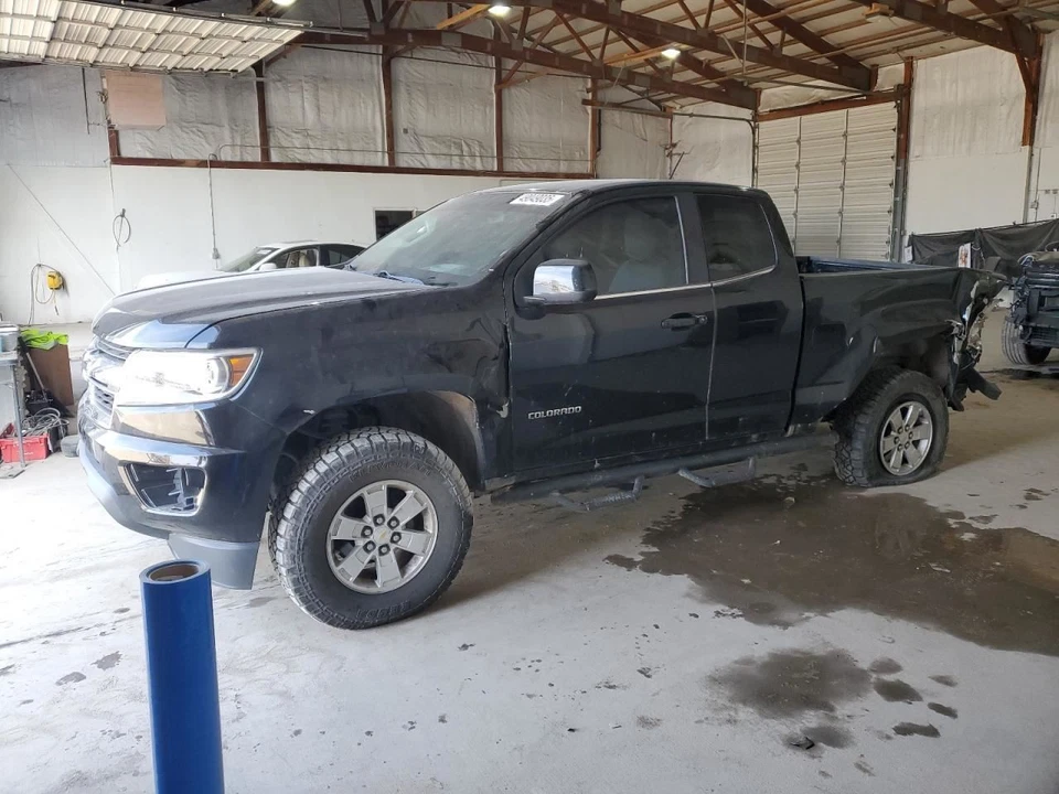 2020 Chevrolet Colorado Driver Side Power Mirror Used Black OEM 3553298 - Image 3 of 4