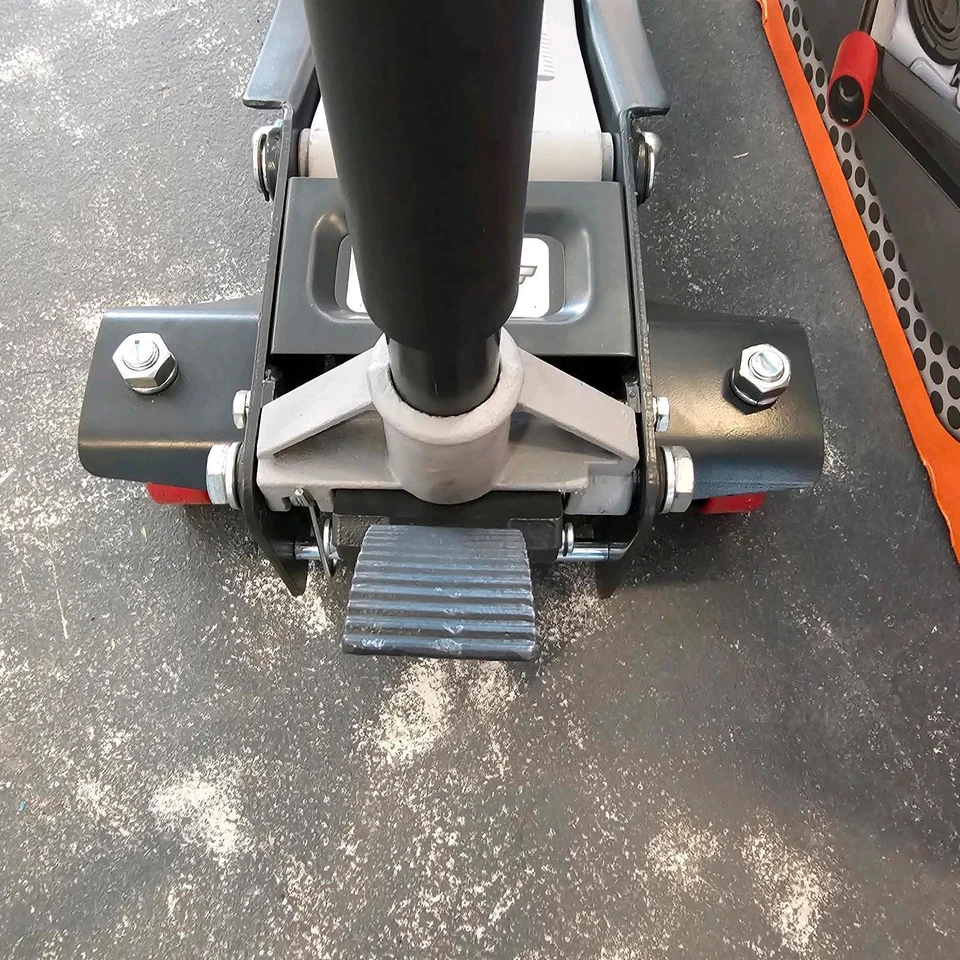 Shunting Trolley Utra Flat 3 with Foot Pedal Jack 75-505mm - Image 3 of 4