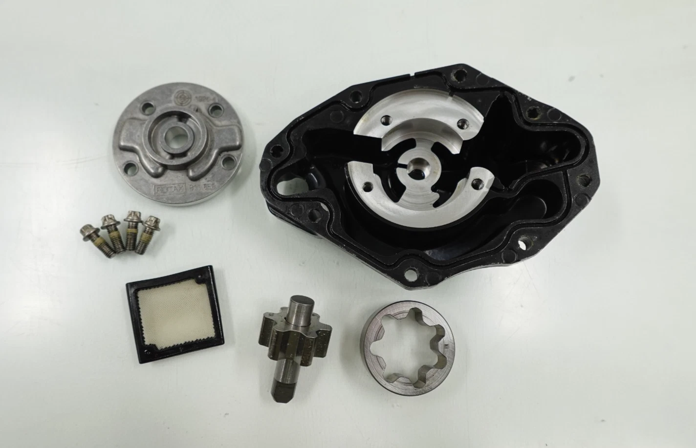 GOOD 2006-2017 Sea-Doo RXP 215 / RXT-X 255 / RXP-X 260 OEM Oil Pump 420812723