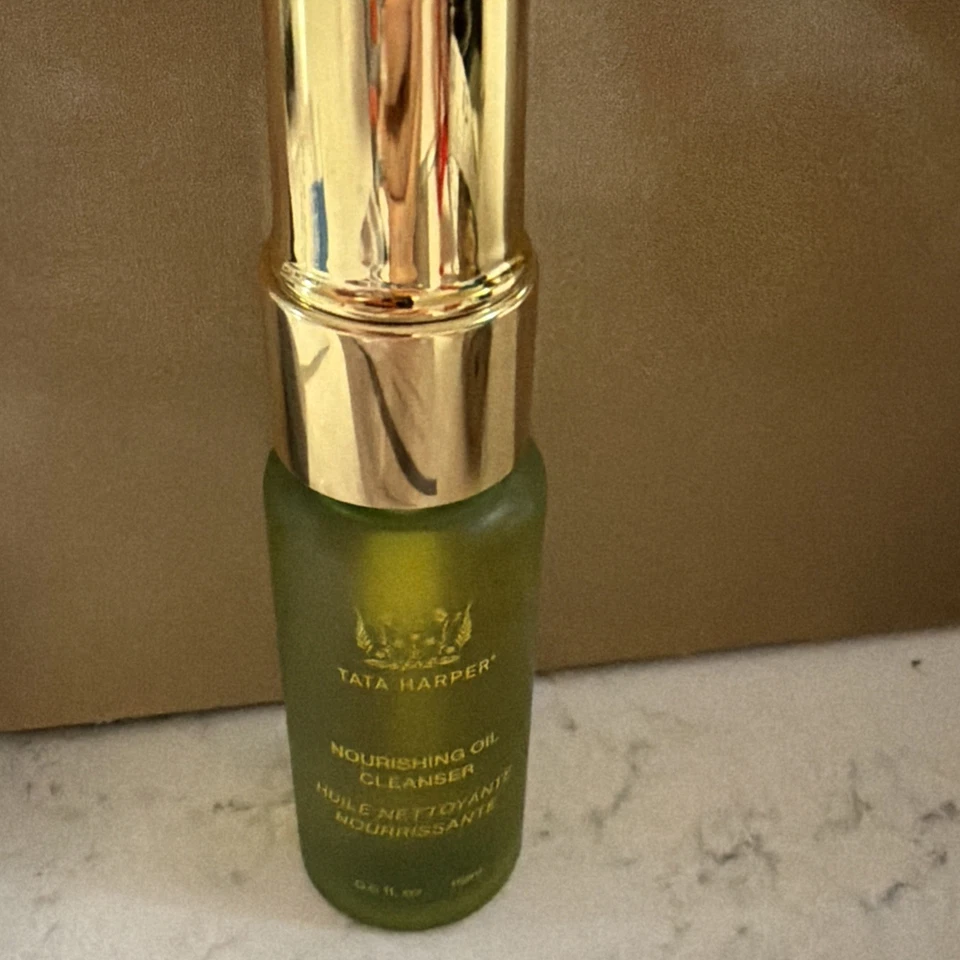 Limpiador de aceite nutritivo Tata Harper 0,5 fl oz 15 ml tamaño de viaje cuidado de la piel Foto 4 de 4