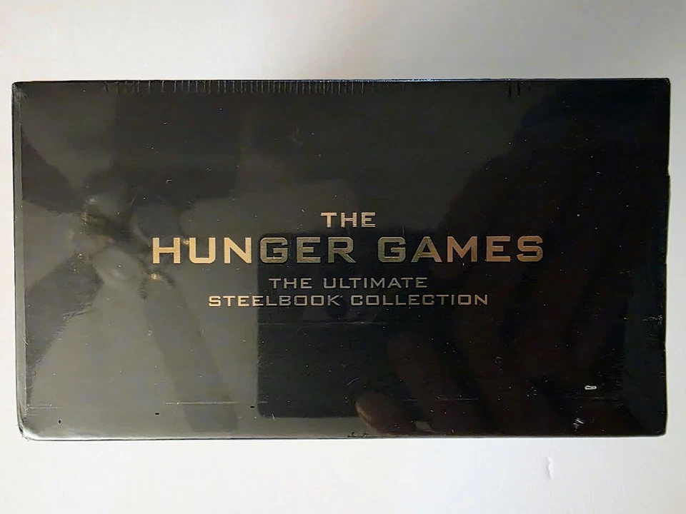 The Hunger Games: The Ultimate 4-Film Collection [Steelbook] [4K UHD + Blu-ray] - Image 3 of 4
