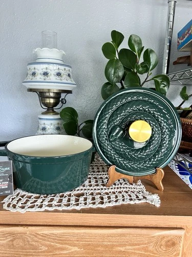 Smith & Clark 3 Quart Enameled Cast Iron Dutch Oven With Snake Lid. Hard To Find