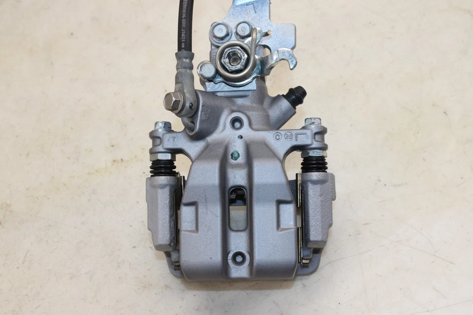 2017-2020 Fiat 124 Spider Brake Caliper Set OEM LK44 - Image 3 of 4