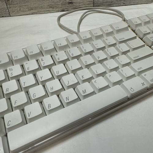 Apple White Wired Keyboard A1048 with 2 USB Ports Clean Fast Ship Tested Works - Picture 4 of 14