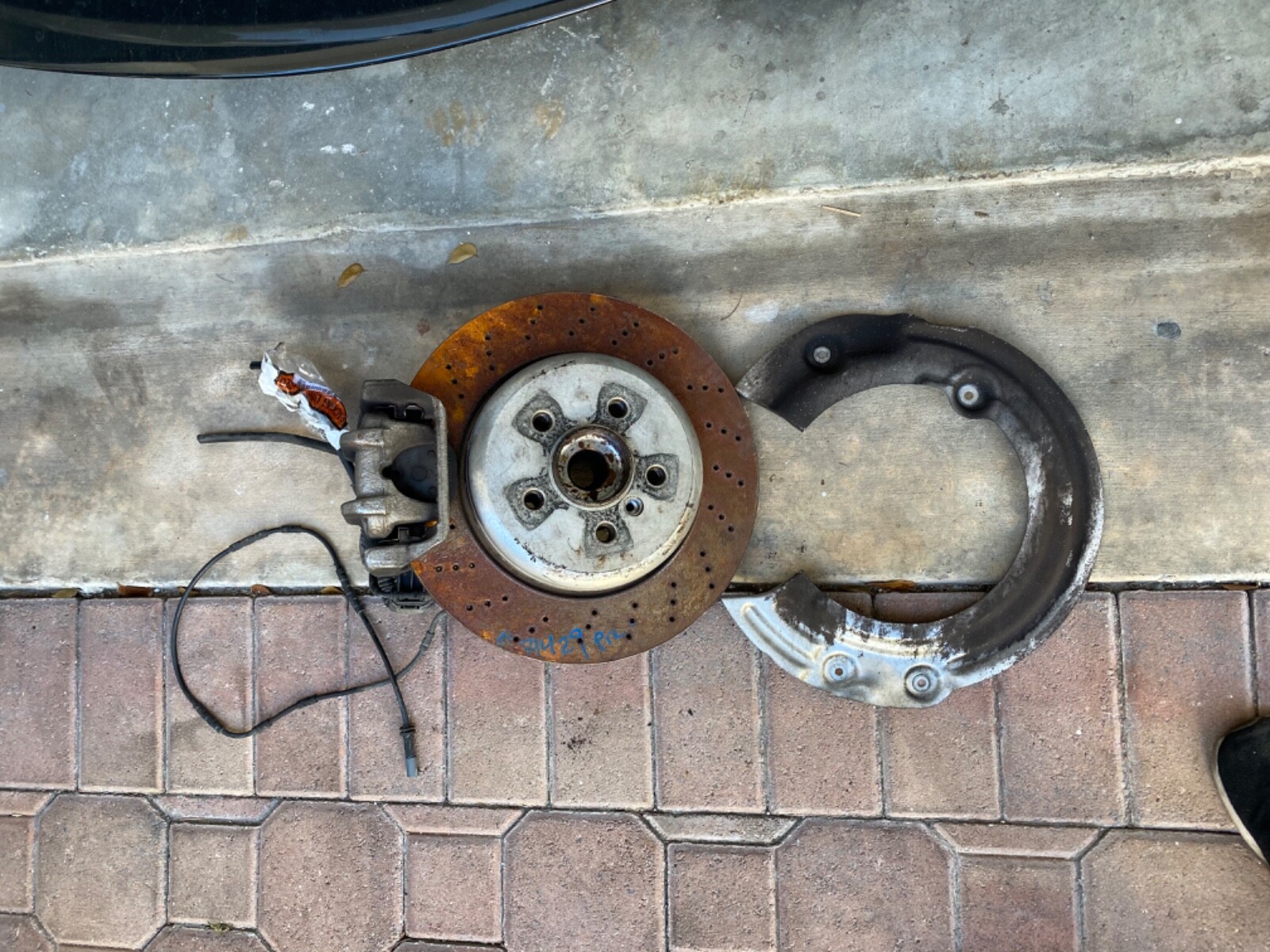 OEM ORIGINAL BMW I12 Rear right full Brake Caliper 2014- i8 1.5L knee disc