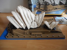 LEGO Creator Sydney Opera House with Box (lego no: 10234)