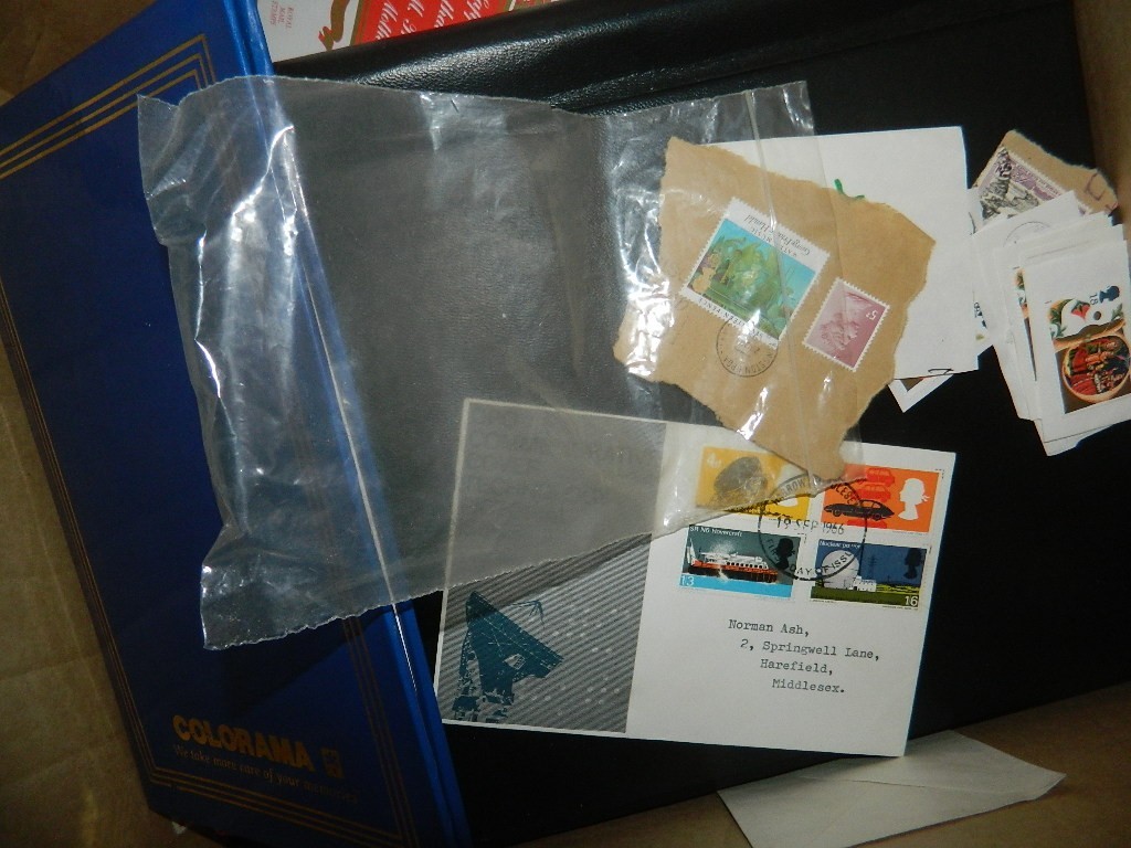 WORLD 7.7KG STAMPS ASSORTMENT IN LARGE BOX FESTIVE SORTER!