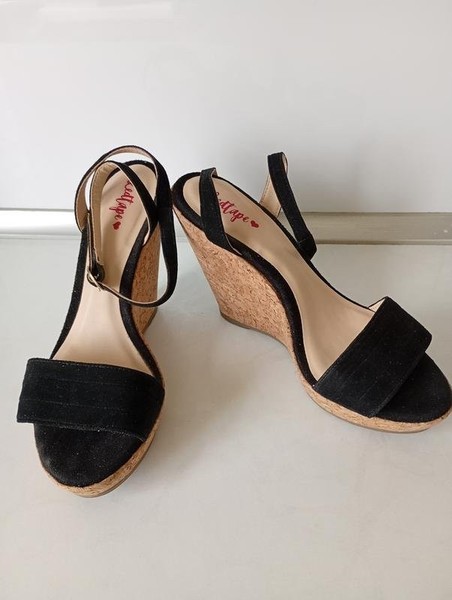 Women Red Tape Heels Black Suede 39