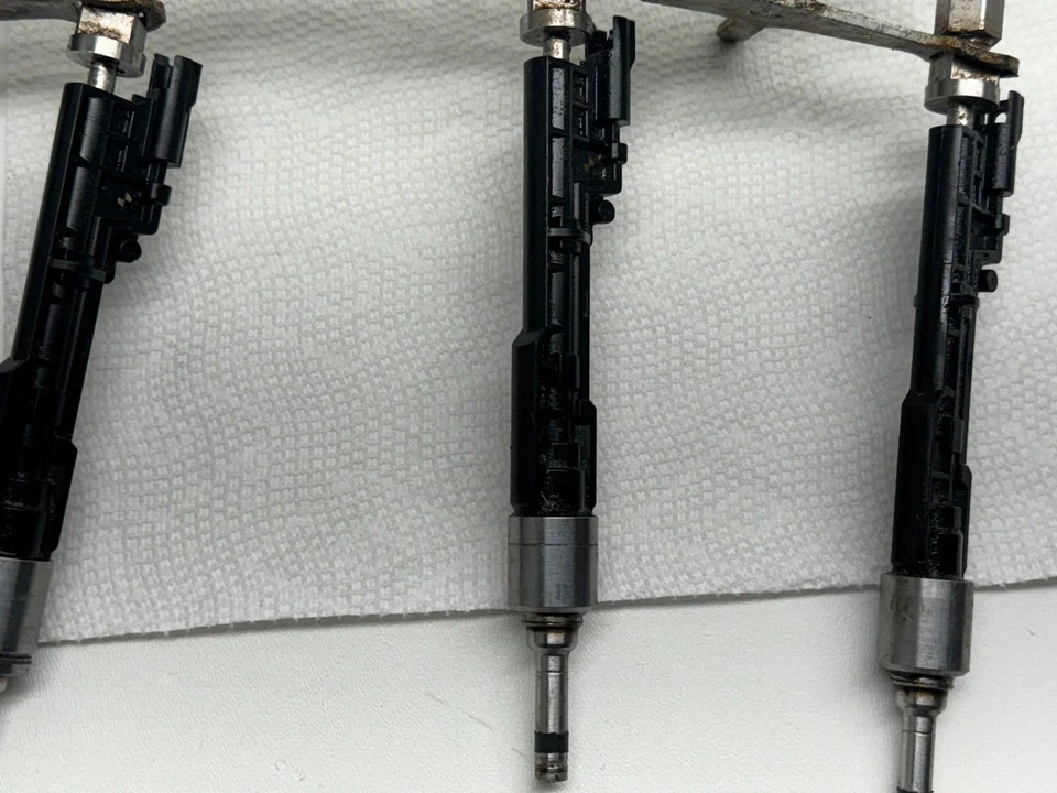 BOSCH 3 Inyector de combustible 13647639994 para BMW 228i 320i 328i 528i X3 Z4 2,0 L 12-14 Foto 4 de 4