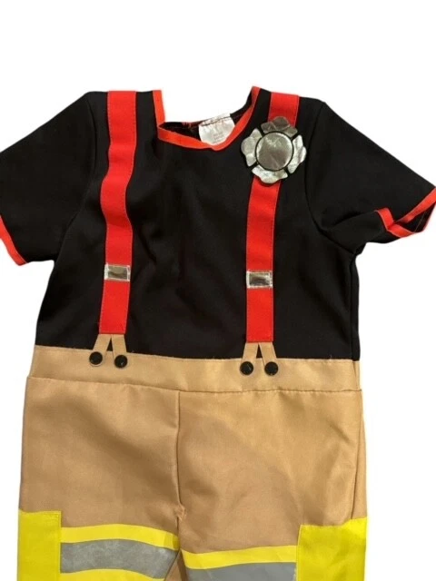 Mono de bombero Target con sombrero y disfraz de camión de bomberos portátil "I Want To Be" Foto 4 de 4