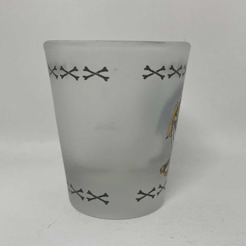 Vaso de chupito esmerilado Walt Disney World Piratas del Caribe 1 fl oz Foto 3 de 4