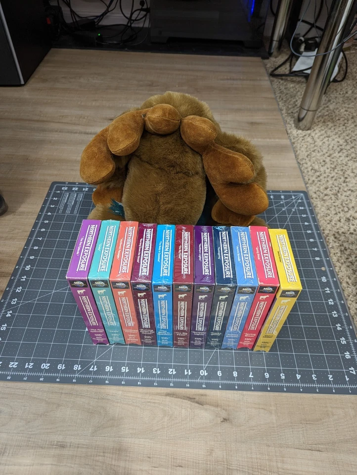 COMPLETE Northern Exposure 11  VHS SET Stuffed Moose Official Mostly NEW - Image 4 of 4