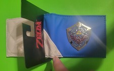 NEW - Legend of Zelda Metal Hyrule Crest Bi-Fold Wallet - Bioworld - Free ShipN 
