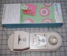 3831 Martha Stewart Scrapbooking paper punch, doily maker set