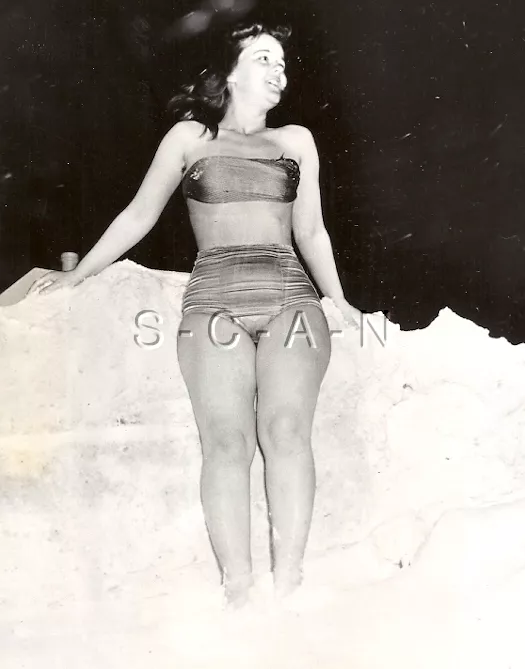 Original Vintage Large Risque Pinup Photo Bikini Swimsuit Snow Bath 1940