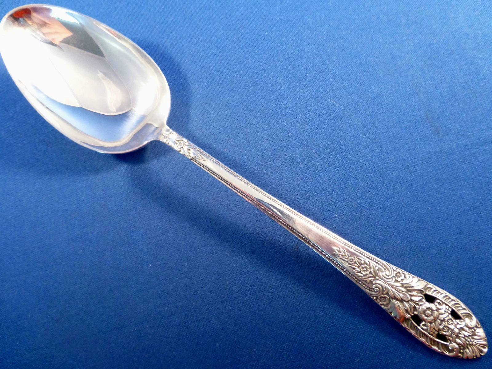 CROWN PRINCESS-INTERNATIONAL STERLING FINE ARTS TABLE SERVING SPOON