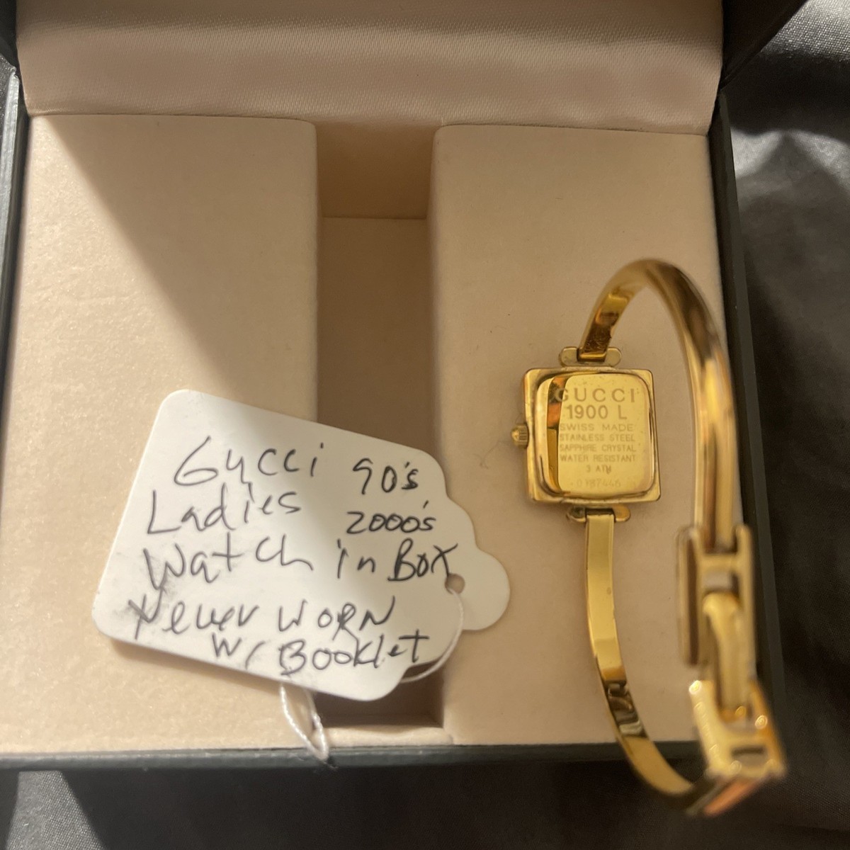 GUCCI GUCCI グッチ 1900L ゴールド スクエア 白文字盤 バングル 