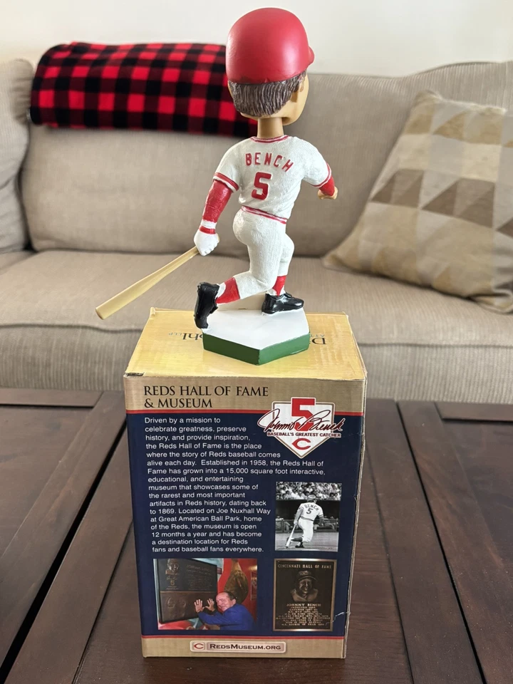 Johnny Bench Bobblehead Cincinnati Reds Hall of Fame 2011 5th in Series of 5 "H" - Image 2 of 2