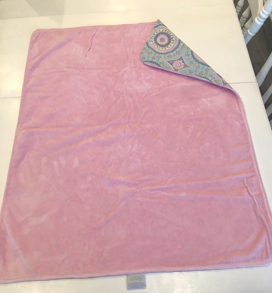 Carousel Designs Baby Blanket Minky Backed Floral Medallion & crib sheet USA - Image 4 of 4