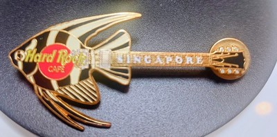 Hard Rock Cafe Singapur Fish Guitar Pin 1999