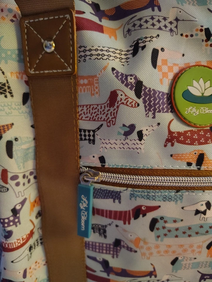 Bolsa de transporte debajo del asiento Lilly Bloom 15x15x9 Dachshund Print Usada en Excelente Condición Foto 3 de 4