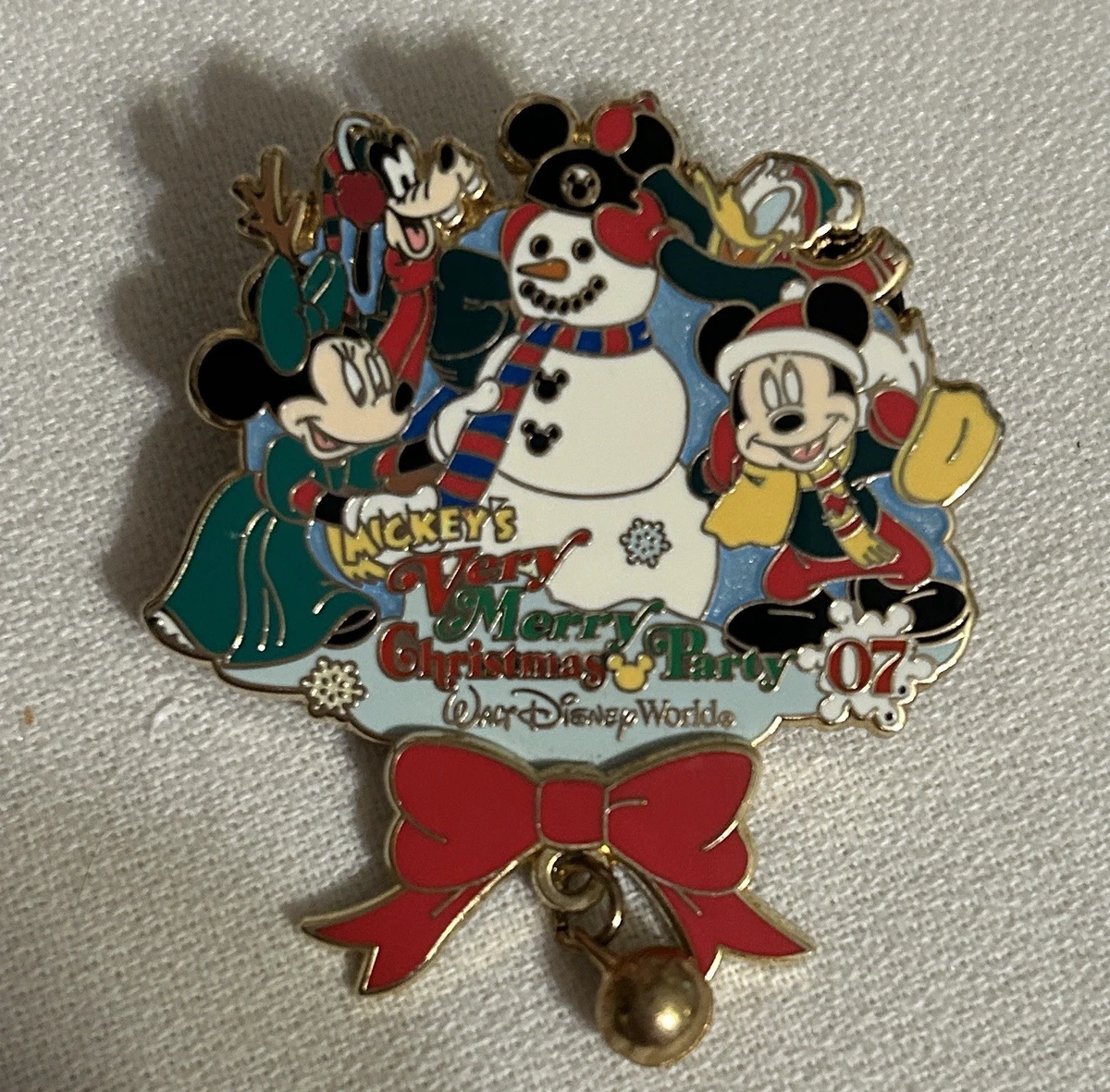 mickeys very merry christmas party pins | eBay