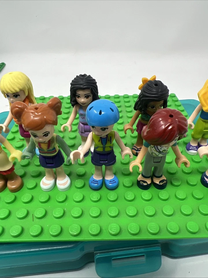 Lote de 10 Mini Muñecas LEGO Friends Heartlake City Girls Mia Emma Stephani Foto 4 de 4