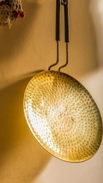 10" Handcrafted Indian Traditional Brass Cookware Pan Roti Tawa With Long Handle - Image 2 of 4