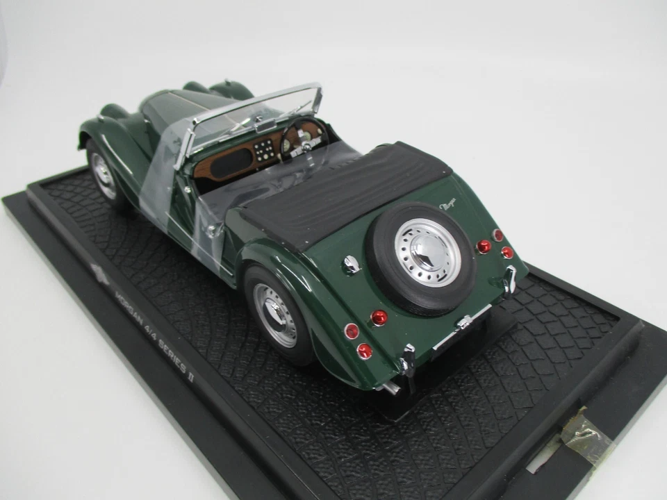 TA687 KYOSHO 1/18 1:18 MORGAN 4/4 SERIES II VERT REF 08111G - Photo 3/4