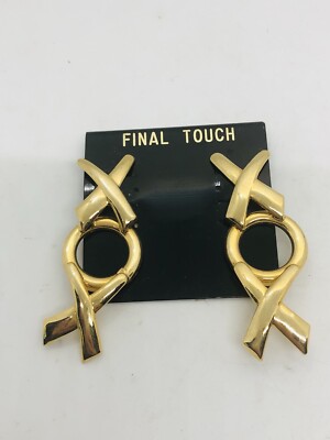 Final Touch vintage goldtone valentine XOX pierced earrings on card