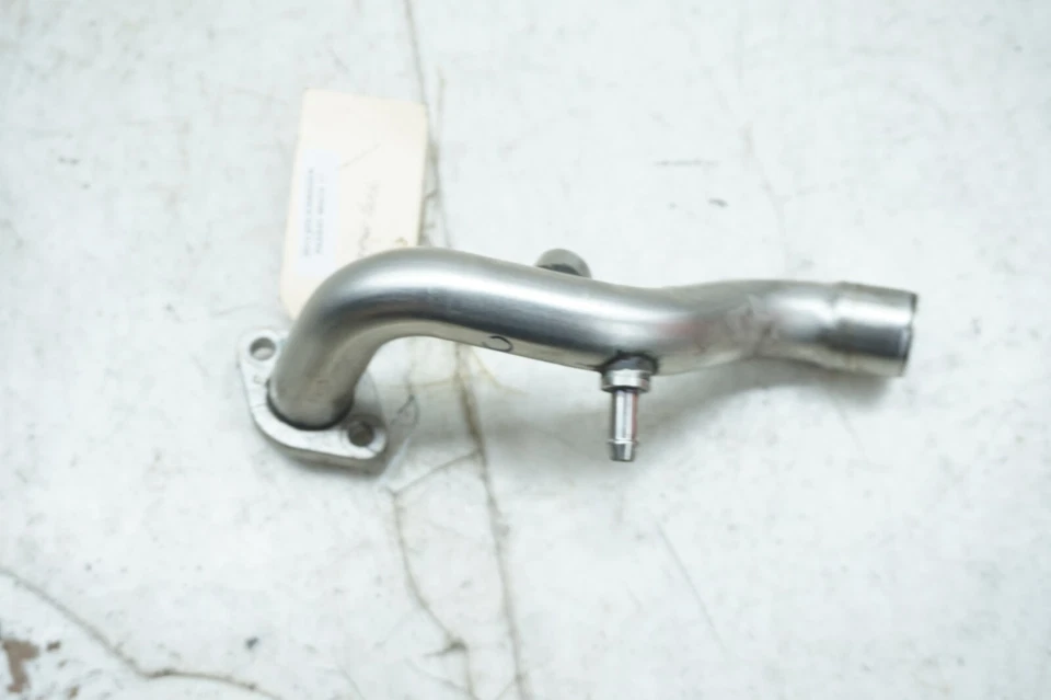 Volkswagen Passat 2012-2015 OEM 2,0 L motor EGR tubo conector Foto 2 de 4