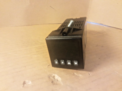 RED LION CONTROL P48 SERIES PROCESS CONTROLLER P4810107