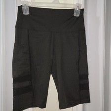 High Waisted Womens Yoga Shorts W Pockets BLK Size L