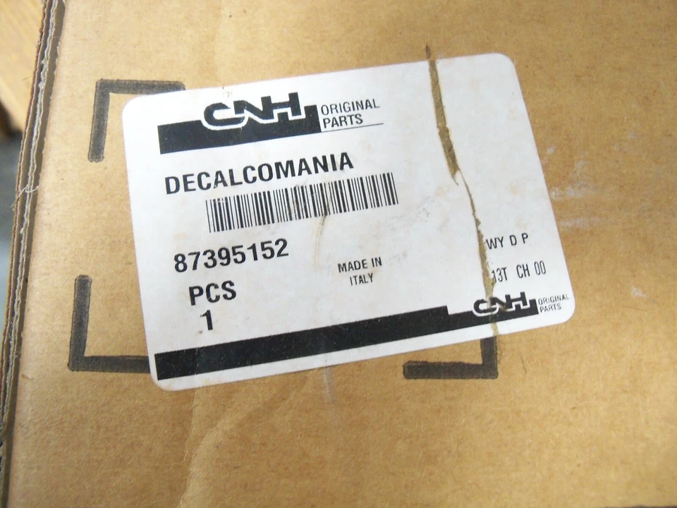 Calcomanía grande New Holland-7-1/2" x 66"-ideal para Mancave Foto 2 de 2