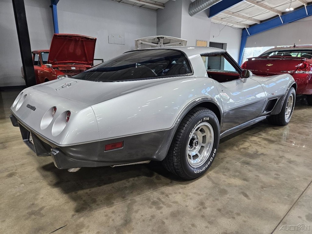1978 Silver Chevrolet Corvette   | C3 Corvette Photo 4