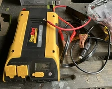 EverStart 1000 Watt Power Inverter with USB (PC1000E) in Yellow and Black